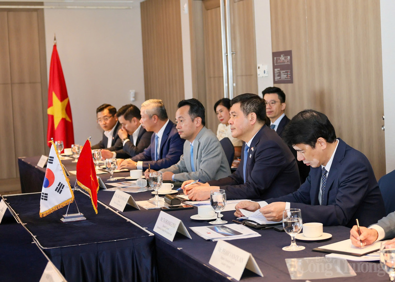 Bộ trưởng Nguyễn Hồng Diên khẳng định, Chính phủ Việt Nam cũng như Bộ Công Thương luôn tạo điều kiện thuận lợi nhất cho các nhà đầu tư