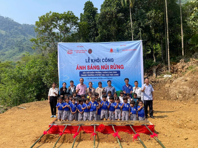 Từ sự kêu gọi, kết nối của thầy Vỹ và các thành viên Câu lạc bộ Kết nối yêu thương, gần 50 điểm trường mới đã được xây dựng. Ảnh: Nguyễn Dương