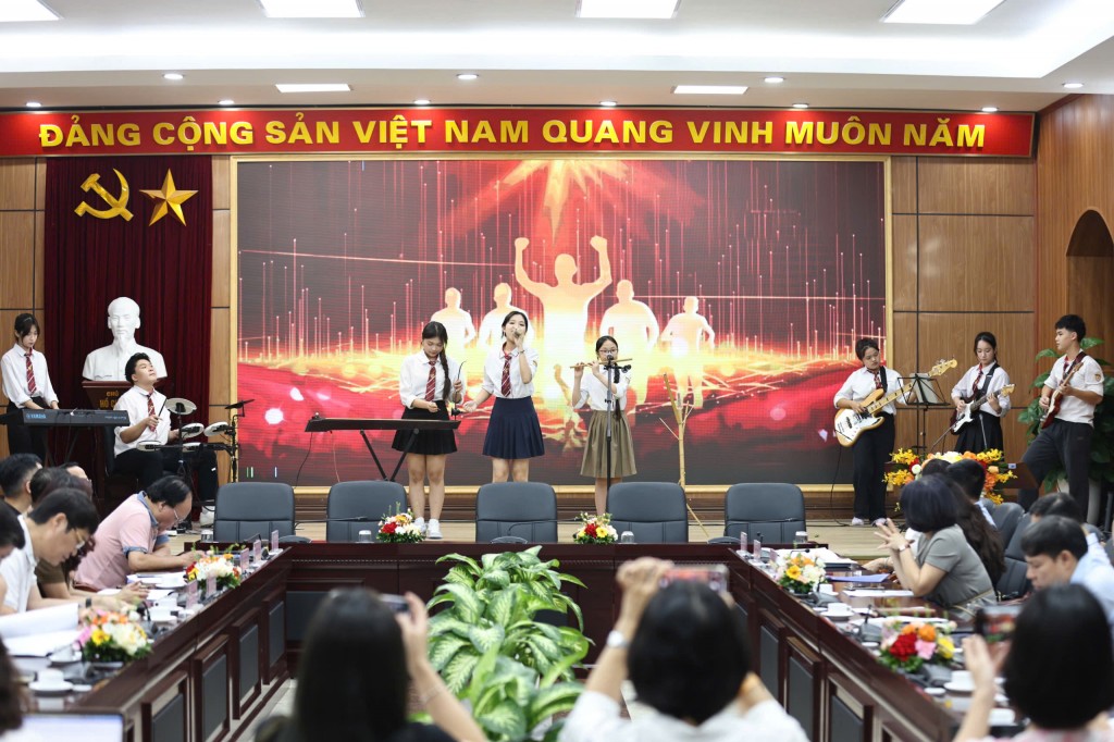 Không chỉ học giỏi, học sinh Thủ đô còn rất tài năng trong lĩnh vực nghệ thuật (Ảnh: Thanh Tùng)