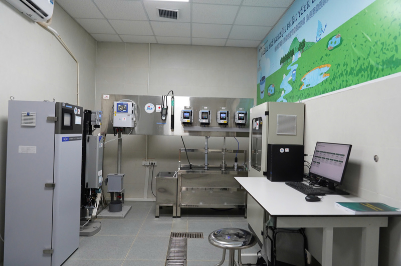 Một trong những phòng nghiên cứu tại Trung tâm Nghiên cứu - Phát triển - Đào tạo về Khoa học & Công nghệ Phân tích (Analytical R&E Center) tại Đại học Quốc gia Hà Nội