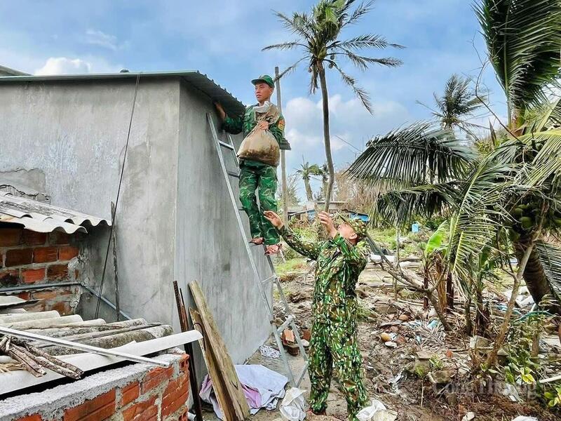 Sự khẩn trương và quyết tâm của lực lượng biên phòng đã tạo nên “lá chắn” vững vàng trước thiên tai.