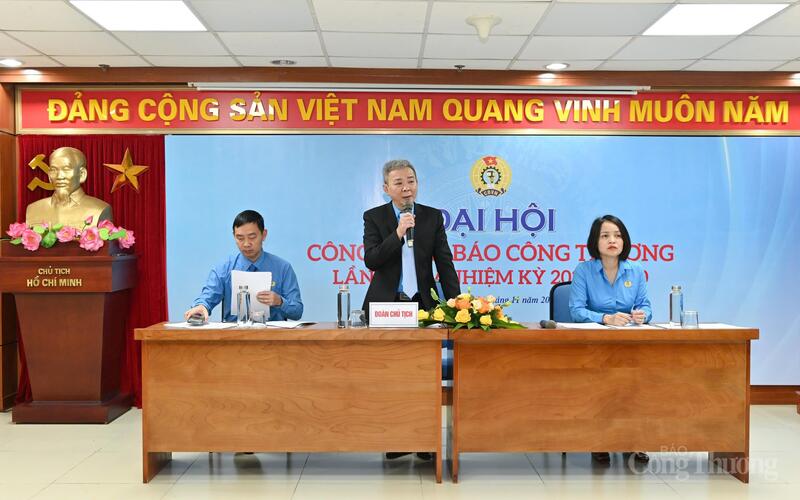 Đoàn Chủ tịch điều hành Đại hội. Ảnh: Nam Nguyễn