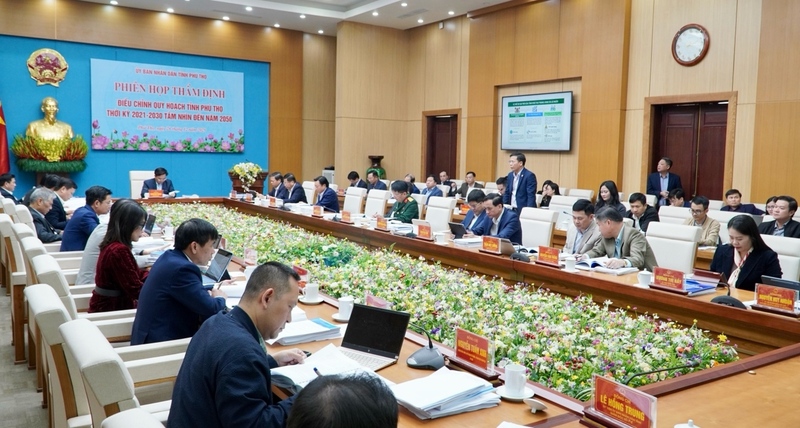 Phiên họp thẩm định điều chỉnh Quy hoạch tỉnh Phú Thọ thời kỳ 2021 - 2030, tầm nhìn đến năm 2050. Ảnh: Khánh Trang
