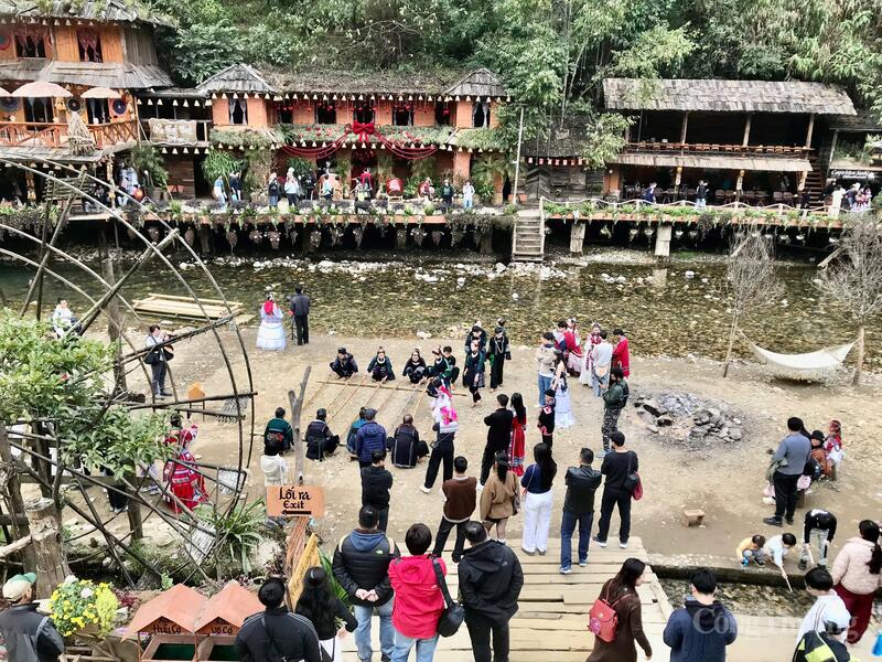 Khách du lịch tại Sa Pa (Lào Cai) dịp tết Dương lịch 2026. Ảnh: Trần Duy