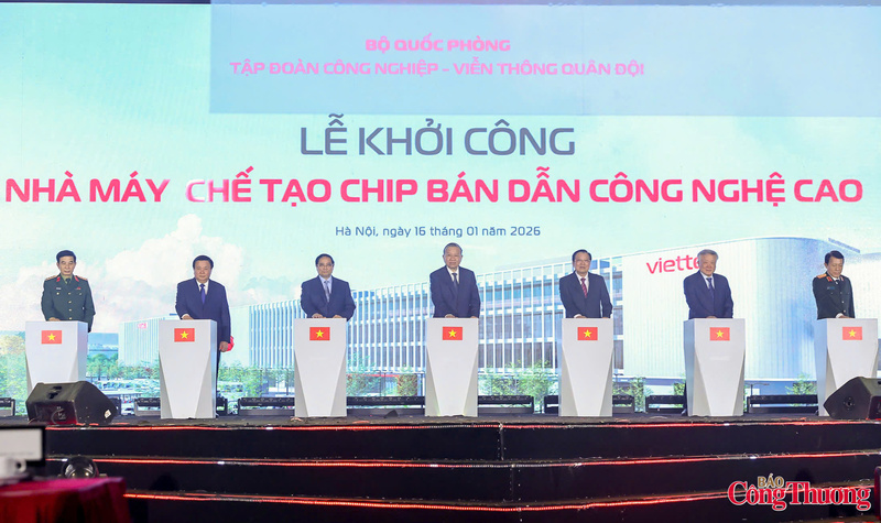 Tổng Bí thư Tô Lâm cùng các đồng chí Lãnh đạo Đảng, Nhà nước thực hiện nghi thức khởi công. Ảnh: Nguyễn Nam