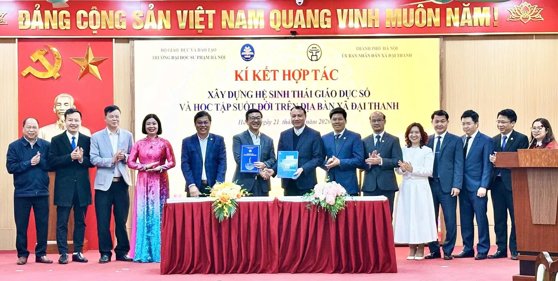 Lãnh đạo hai đơn vị ký kết chương trình hợp tác. Lãnh đạo hai đơn vị ký kết chương trình hợp tác.