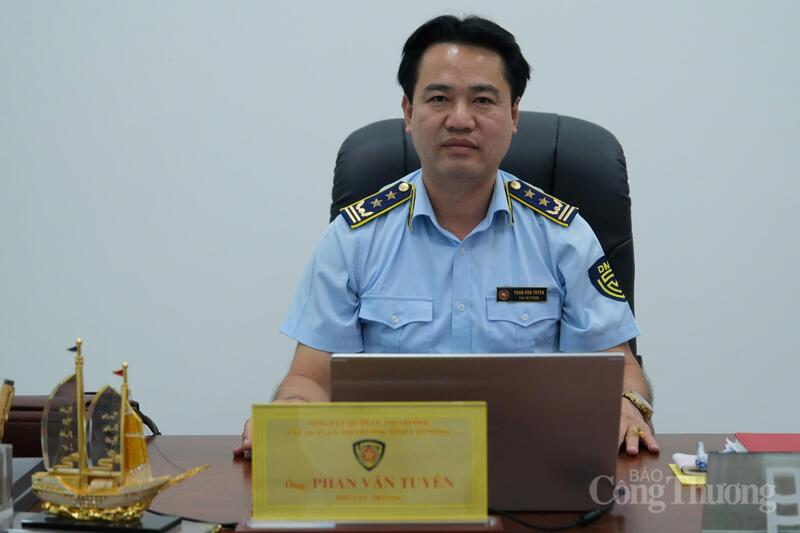 Ông Phan Văn Tuyên - Quyền Chi cục trưởng Chi cục Quản lý thị trường, Cơ quan Thường trực Ban Chỉ đạo 389 tỉnh Lâm Đồng. Ảnh: Lê Sơn