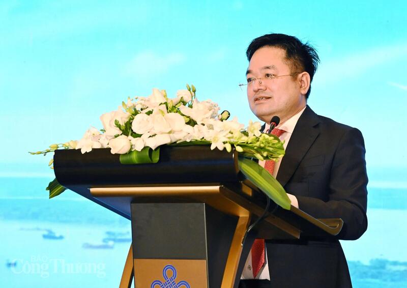 Tổng Biên tập Báo Công Thương Nguyễn Văn Minh phát biểu khai mạc diễn đàn