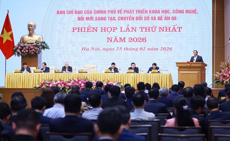 Thủ tướng Phạm Minh Chính nêu rõ, năm 2026 phải đột phá, xoay chuyển tình thế và tăng tốc bứt phá, phát triển khoa học, công nghệ, đổi mới sáng tạo, chuyển đổi số và triển khai Đề án 06. Ảnh: VGP/Nhật Bắc