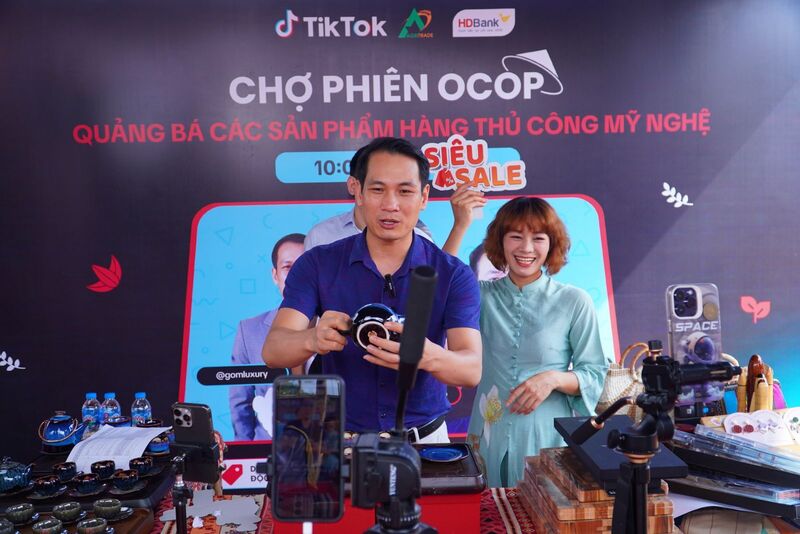 Luật Thương mại điện tử giúp minh bạch hóa hoạt động kinh doanh trực tuyến, tăng khả năng truy xuất và xử lý vi phạm, bảo vệ quyền lợi chính đáng của người tiêu dùng. Ảnh minh họa