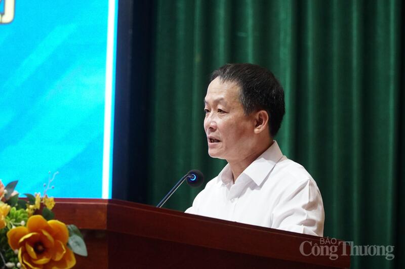 Trưởng Thống kê TP. Đà Nẵng Trần Văn Vũ kêu gọi sự đồng hành và tinh thần trách nhiệm của cộng đồng doanh nghiệp trong việc khẩn trương cung cấp thông tin để làm dữ liệu cho công tác định hướng hoạch định chính sách kinh tế