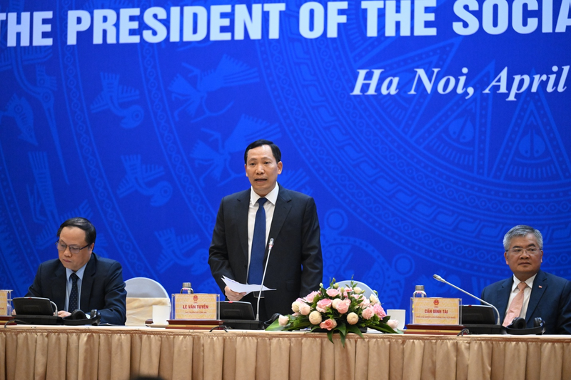 Thượng tướng Lê Văn Tuyến - Thứ trưởng Bộ Công an trả lời báo chí. Ảnh: Nguyên Khánh