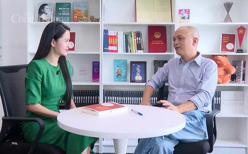 Chia sẻ với phóng viên Báo Công Thương, TS. Nguyễn Thành Nam nhấn mạnh tầm quan trọng của việc vận dụng các bài học từ tư tưởng Hồ Chí Minh vào quản trị doanh nghiệp và định hướng cho thế hệ trẻ. Ảnh: Trường Giang