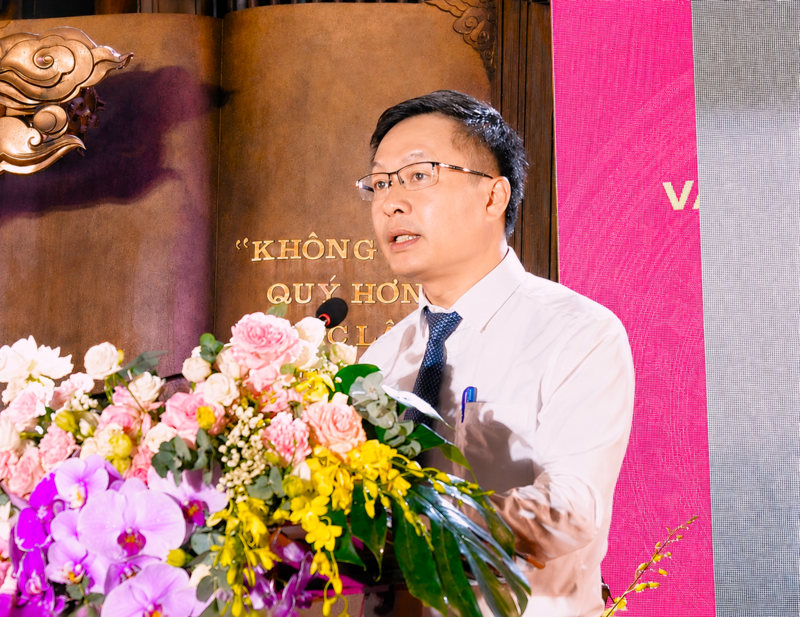 Đồng chí Nguyễn Bảo Tuấn, Giám đốc Khu di tích Kim Liên phát biểu tại buổi lễ. Ảnh: Mai Liễu
