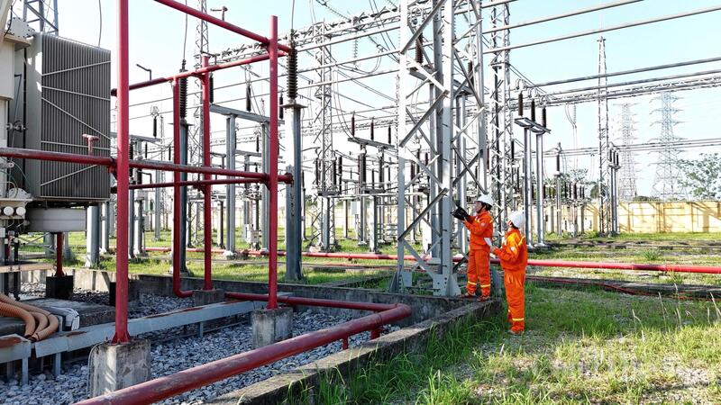 Ngành điện đang triển khai nhiều giải pháp hướng tới mục tiêu sử dụng điện tiết kiệm và hiệu quả. Ảnh: Mạnh Hùng