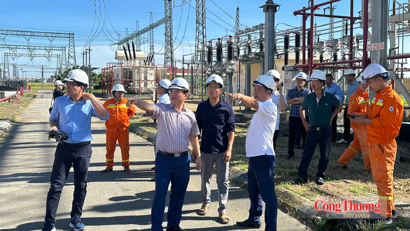 Đoàn công tác của Công ty Truyền tải điện 1 (PTC1) do ông Phạm Quang Hòa, Phó Giám đốc PTC1 làm trưởng đoàn đã trực tiếp đến kiểm tra tại các trạm biến áp.