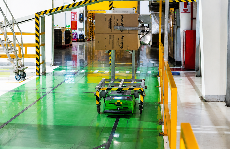 Dây chuyền sản xuất ứng dụng robot và tự động hóa tại một doanh nghiệp trong khu công nghiệp TP. Hồ Chí Minh. Ảnh: N.X