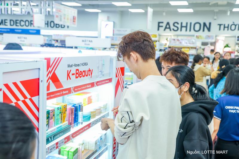 Quầy Health & Beauty mang đến nhiều mặt hàng mỹ phẩm và chăm sóc sắc đẹp từ Hàn Quốc