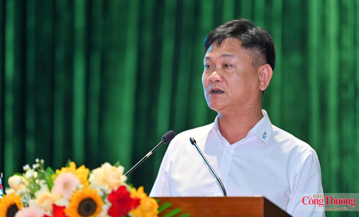 Ông Lê Bá Quý, Giám đốc Chi nhánh Tổng Công Ty Điện lực Dầu Khí Việt Nam- Ban quản lý dự án Điện tham luận “Kinh nghiệm từ việc thực hiện Nhà máy điện LNG Nhơn Trạch 3&4”.