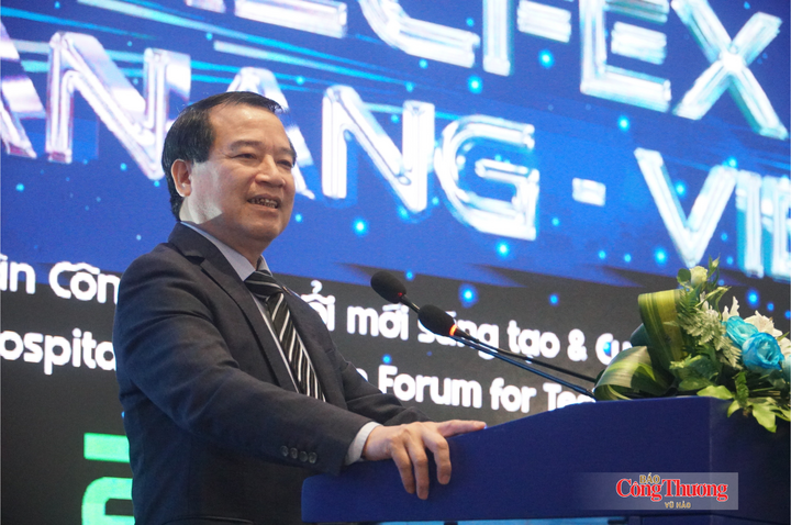 TS. Hà Văn Siêu, Phó Cục trưởng Cục Du lịch quốc gia Việt Nam phát biểu tại Diễn đàn