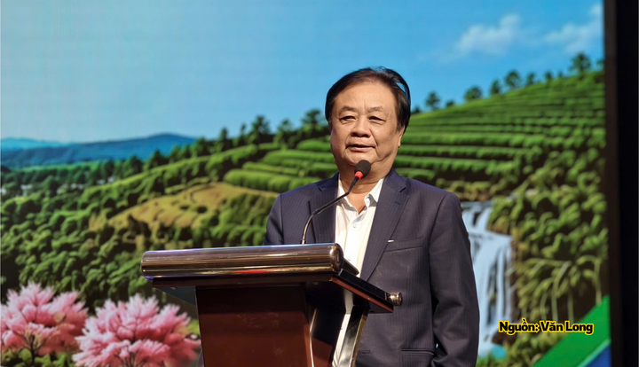 Nguyên Phó Chủ tịch Quốc hội Lê Minh Hoan phát biểu tại diễn đàn.