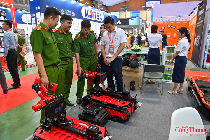 Lực lượng PCCC và CNCH rất quan tâm đến các sản phẩm robot nhỏ gọn, linh hoạt.
