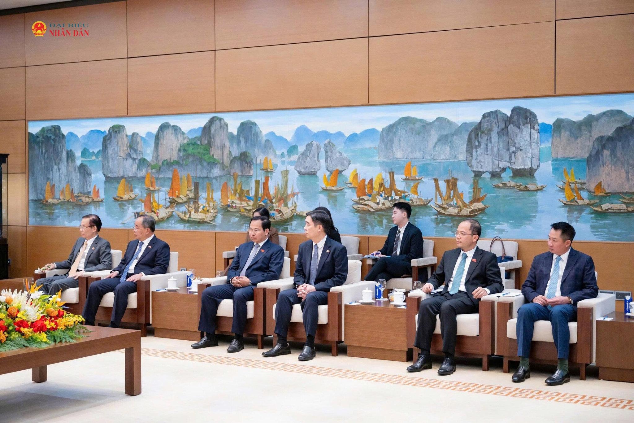 Các đại biểu dự cuộc hội kiến.