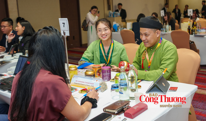 Trong khuôn khổ “Tuần lễ Việt Nam tại Thái Lan 2026”, Bộ Công Thương phối hợp với Tập đoàn Central Retail tổ chức Hội thảo “Kết nối cung cầu giữa doanh nghiệp Việt Nam và doanh nghiệp Thái Lan”.
