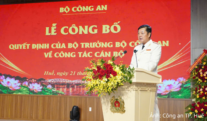 Đại tá Nguyễn Đình Dương phát biểu nhận nhiệm vụ