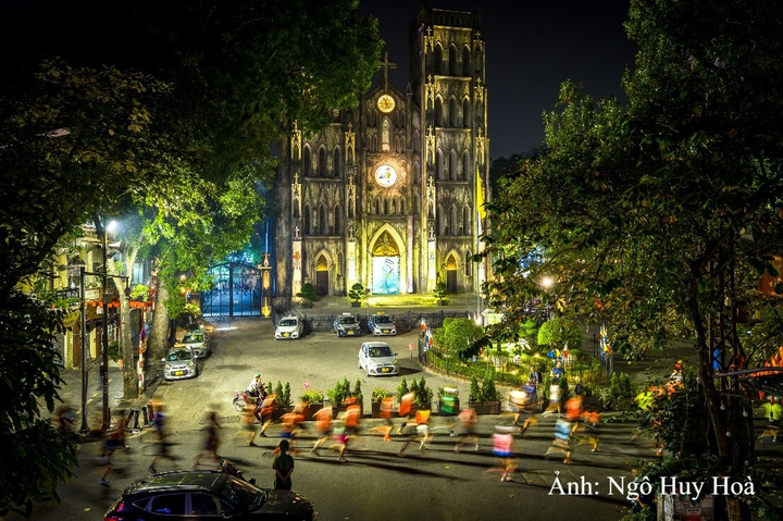 Tác phẩm: Chạy khi thành phố ngủ