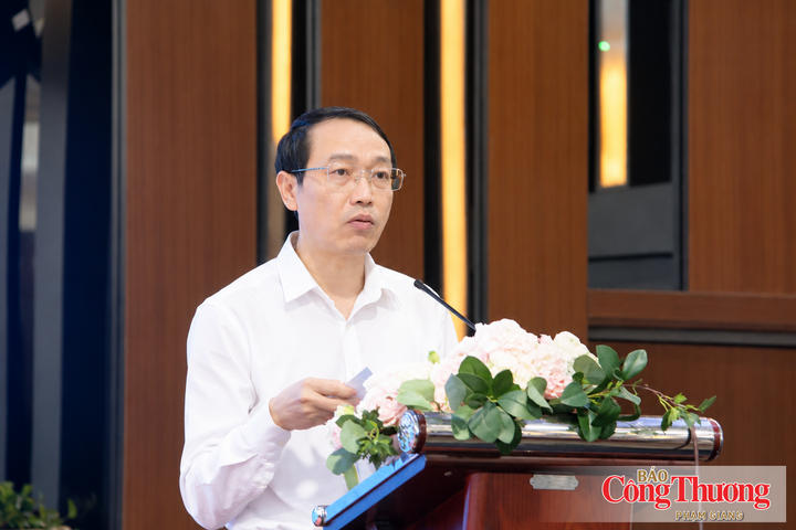 Ông Lê Tiến Dũng, Phó Giám đốc Sở Công Thương tỉnh Thanh Hóa phát biểu tại hội nghị.