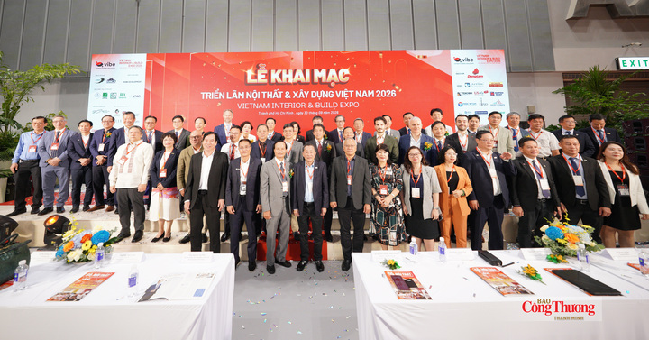 Đại biểu tham dự sự kiện.