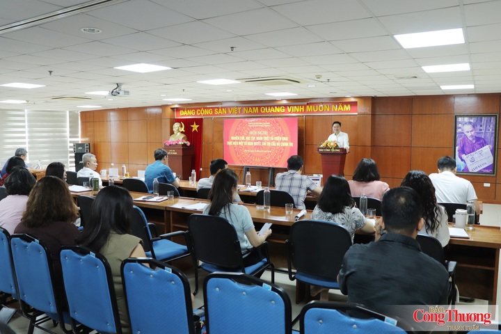 Quang cảnh hội nghị.