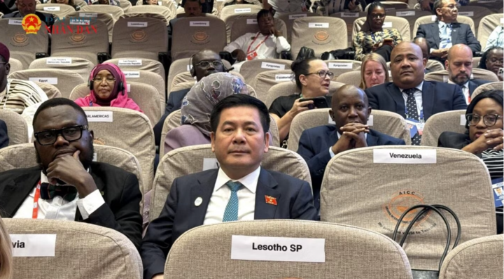 Phó Chủ tịch Quốc hội Nguyễn Hồng Diên dự khai mạc Đại hội đồng IPU - 153 tại Tanzania. Ảnh: TTXVN