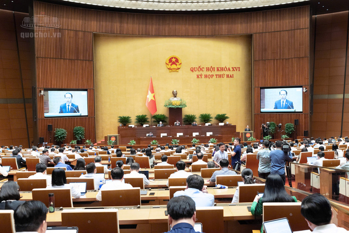 Toàn cảnh Phiên họp.